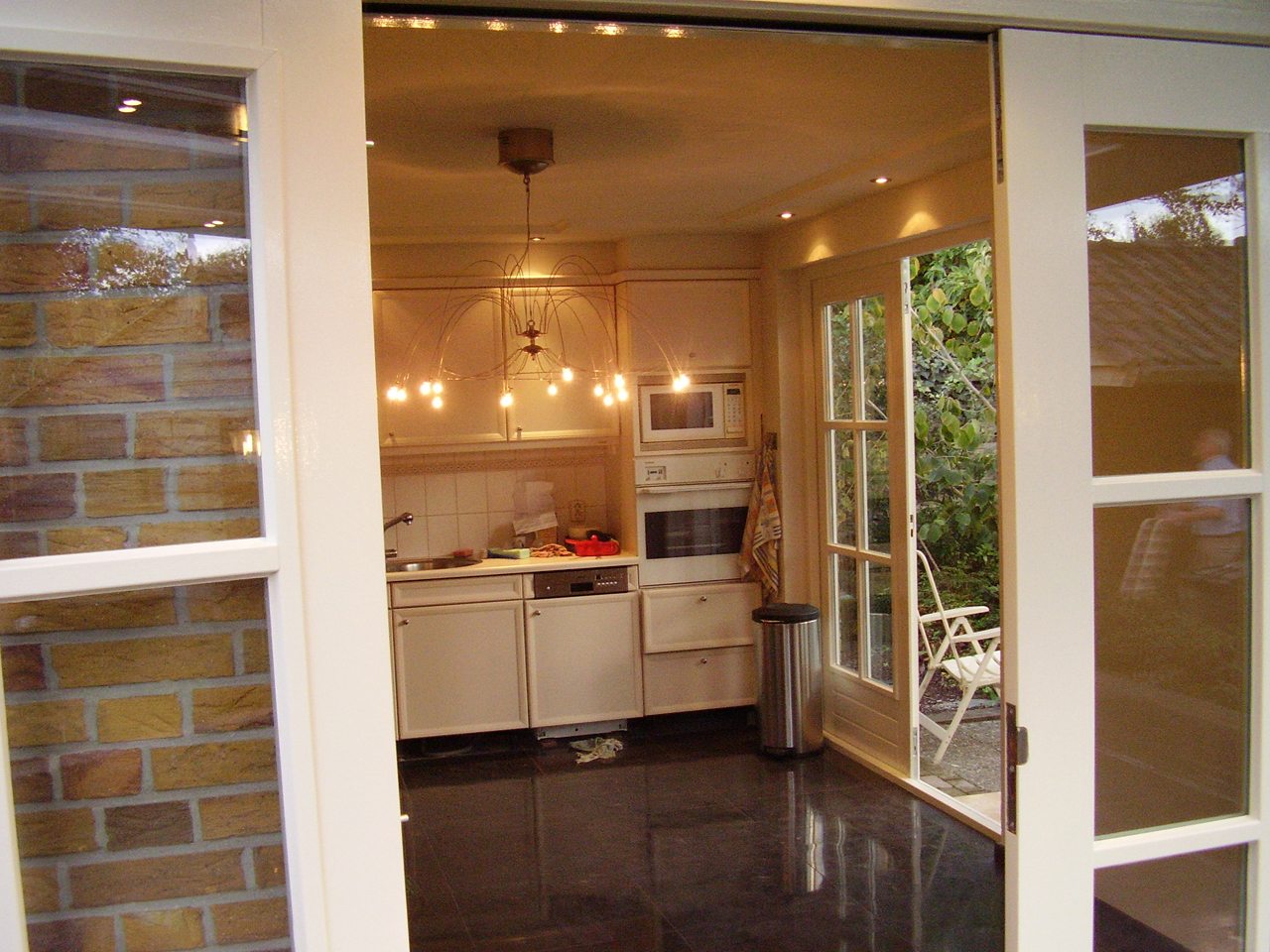 Keuken aanbouw met overkapping in rijsen